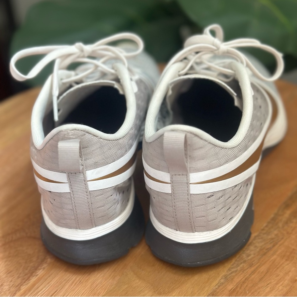 Nike Zoom Strike 2 - Picture 4 of 5